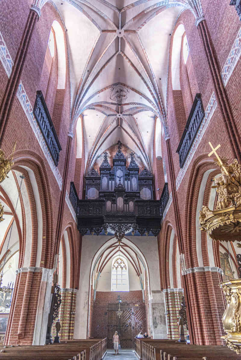 Polonia - Torun 073 - iglesia de San Jacob.jpg